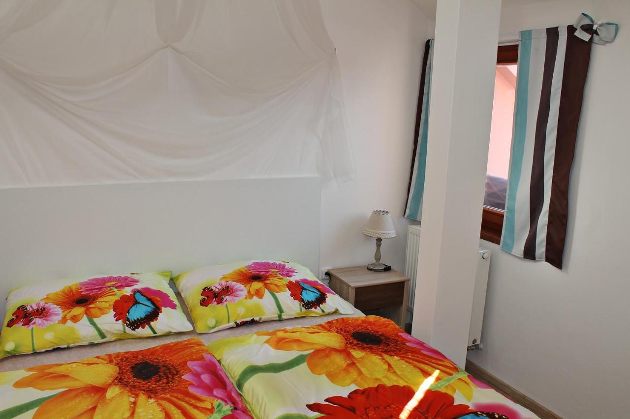 Attic With Parking, Near The Center Of Cb - 110M2 Apartamento Ceske Budejovice Exterior foto