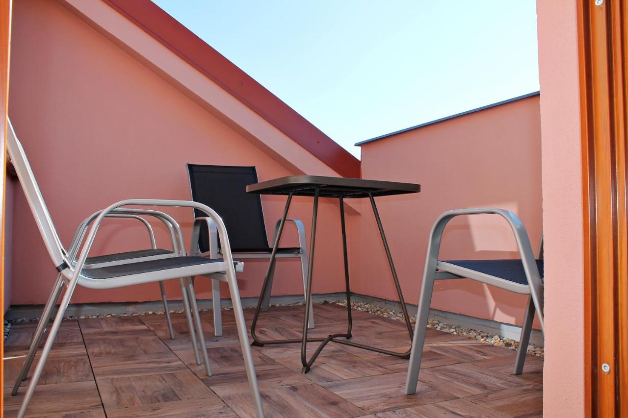Attic With Parking, Near The Center Of Cb - 110M2 Apartamento Ceske Budejovice Exterior foto