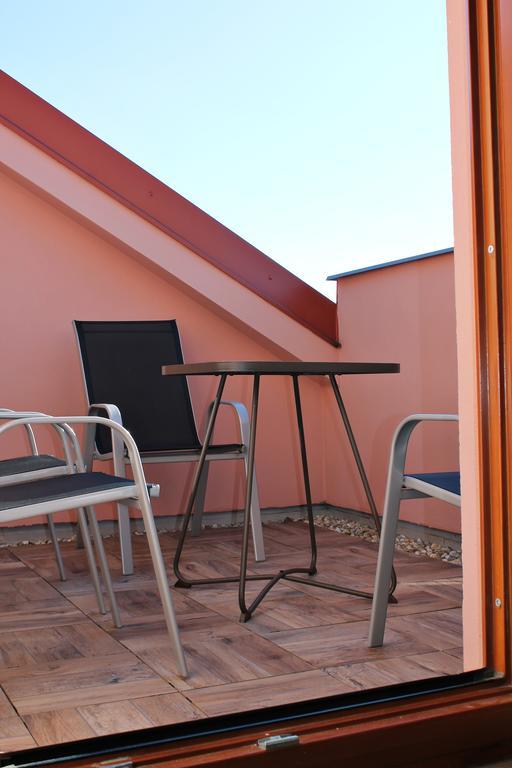 Attic With Parking, Near The Center Of Cb - 110M2 Apartamento Ceske Budejovice Exterior foto